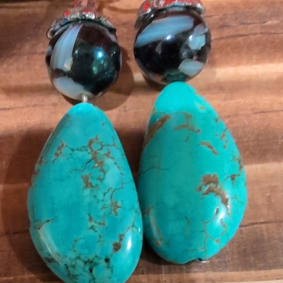 Turquoise and Black Dangle Earrings - Picture 2 of 4